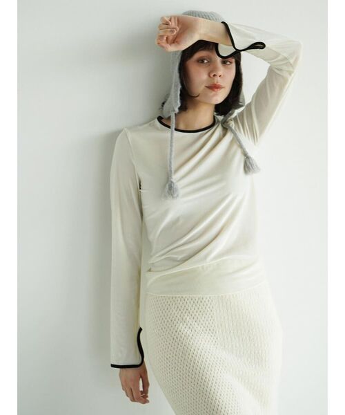 FIKA.(フィーカ)の「Piping crew neck pullover(Tシャツ/カットソー・レディース・ブラック/ホワイト系/ブラウン・MEDIUM)」の11枚目の写真