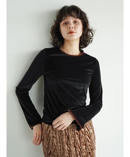 FIKA.(フィーカ)の「Piping crew neck pullover(Tシャツ/カットソー・レディース・ブラック/ホワイト系/ブラウン・MEDIUM)」の17枚目の写真