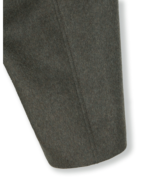 BESLOW（ビースロー）の「OVERSIZED CASHMERE DOUBLE BREASTED COAT DARK OLIVE（チェスターコート・メンズ・その他・LARGE/MEDIUM/SMALL/X-LARGE/X-SMALL）」の4枚目の写真