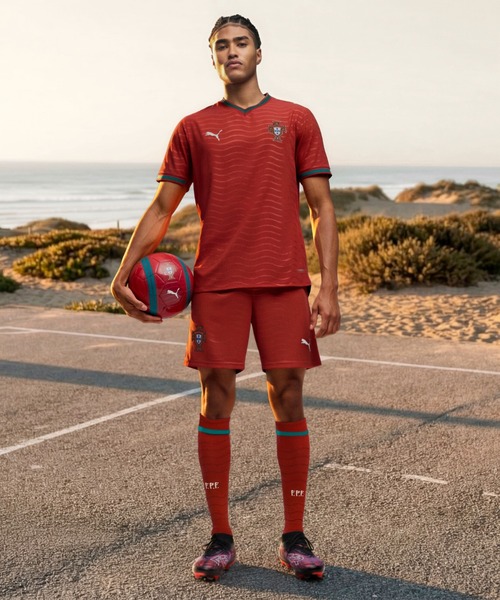 PUMA(プーマ)の「PUMA プーマ メンズ サッカー ポルトガル代表 レプリカ ショーツ(その他パンツ・メンズ・レッド系その他・X-SMALL/MEDIUM/SMALL/X-LARGE/LARGE)」の2枚目の写真