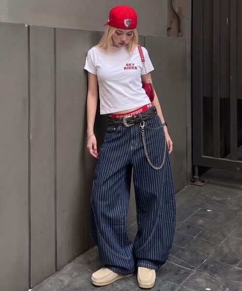 SPINNS（スピンズ）の「デニムバルーンパンツ/ピンストライプ/カーブシルエット/ユニセックス（デニムパンツ・メンズ・ブラック/ネイビー・M/L）」の16枚目の写真