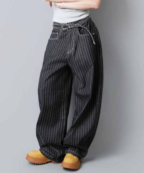 SPINNS（スピンズ）の「デニムバルーンパンツ/ピンストライプ/カーブシルエット/ユニセックス（デニムパンツ・メンズ・ブラック/ネイビー・M/L）」の19枚目の写真