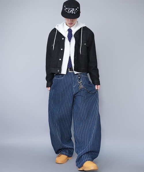 SPINNS（スピンズ）の「デニムバルーンカーブパンツ/ピンストライプ/ユニセックス（デニムパンツ・メンズ・ブラック/ネイビー・M/L）」の11枚目の写真