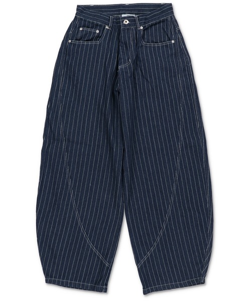 SPINNS（スピンズ）の「デニムバルーンカーブパンツ/ピンストライプ/ユニセックス（デニムパンツ・メンズ・ブラック/ネイビー・M/L）」の4枚目の写真