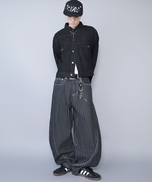 SPINNS（スピンズ）の「デニムバルーンカーブパンツ/ピンストライプ/ユニセックス（デニムパンツ・メンズ・ブラック/ネイビー・M/L）」の15枚目の写真