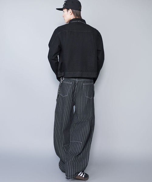 SPINNS（スピンズ）の「デニムバルーンカーブパンツ/ピンストライプ/ユニセックス（デニムパンツ・メンズ・ブラック/ネイビー・M/L）」の16枚目の写真
