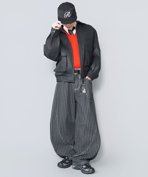 SPINNS（スピンズ）の「デニムバルーンパンツ/ピンストライプ/カーブシルエット/ユニセックス（デニムパンツ・メンズ・ブラック/ネイビー・M/L）」の19枚目の写真