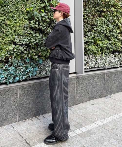 SPINNS（スピンズ）の「デニムバルーンパンツ/ピンストライプ/カーブシルエット/ユニセックス（デニムパンツ・メンズ・ブラック/ネイビー・M/L）」の10枚目の写真