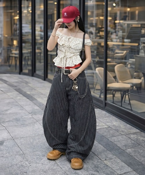 SPINNS（スピンズ）の「デニムバルーンパンツ/ピンストライプ/カーブシルエット/ユニセックス（デニムパンツ・メンズ・ブラック/ネイビー・M/L）」の12枚目の写真