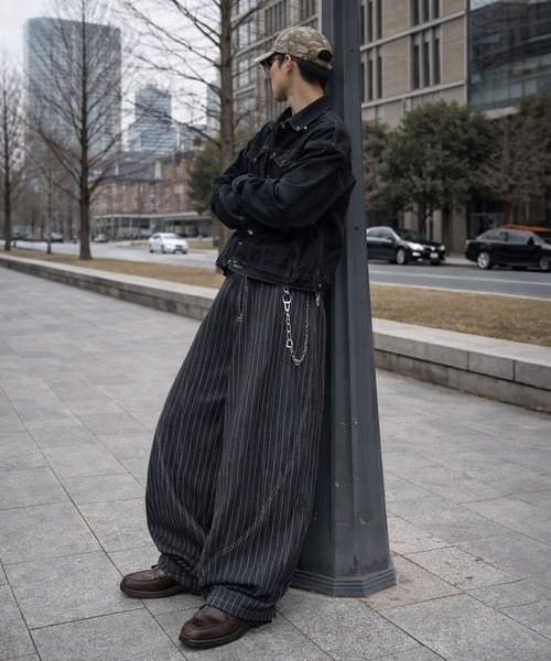 SPINNS（スピンズ）の「デニムバルーンパンツ/ピンストライプ/カーブシルエット/ユニセックス（デニムパンツ・メンズ・ブラック/ネイビー・M/L）」の17枚目の写真