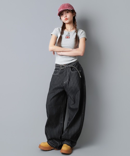 SPINNS（スピンズ）の「デニムバルーンパンツ/ピンストライプ/カーブシルエット/ユニセックス（デニムパンツ・メンズ・ブラック/ネイビー・M/L）」の22枚目の写真