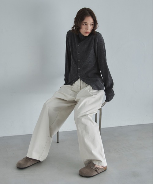 feepur（フェピュール）の「スタンドネックシャーリングシアーカーディガン（カーディガン/ボレロ・レディース・アイボリー/ブラック・MEDIUM）」の4枚目の写真