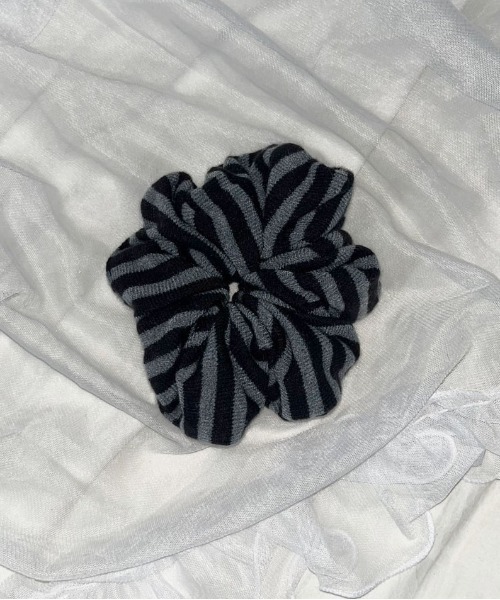 セール】【 IMARI / イマリ 】 ボリューム ニット ストライプ シュシュ