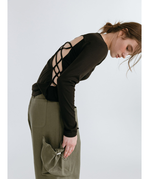 MOIFAIRE(モイフェア)の「BACKLESS STRAP T-SHIRT / BLACK(Tシャツ/カットソー・レディース・その他・ONE SIZE)」の3枚目の写真