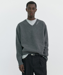 WINDER（ワインダー）の「SLIT MERINO WOOL V-NECK SWEATER - MELANGE GREY（ニット/セーター）」