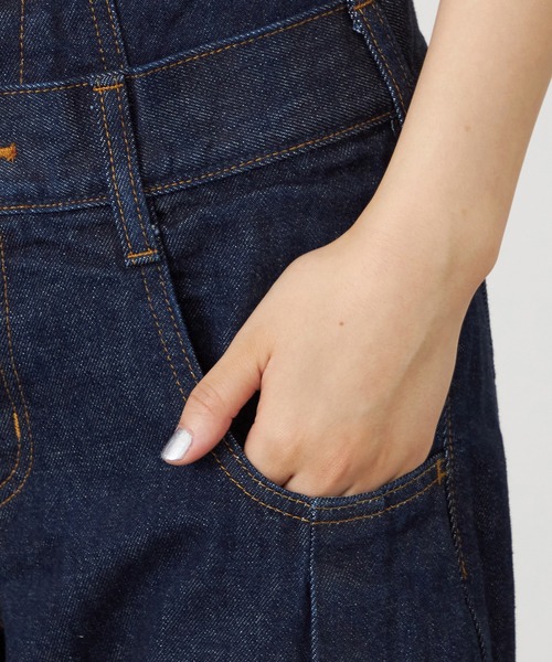 SOMETHING(サムシング)の「【GISELe 4月号掲載】atelier SOMETHING DOUBLE BELT WIDE PANTS/ダブルベルトワイドパンツ(デニムパンツ・レディース・インディゴブルー/ライトインディゴブルー・MEDIUM/SMALL)」の9枚目の写真