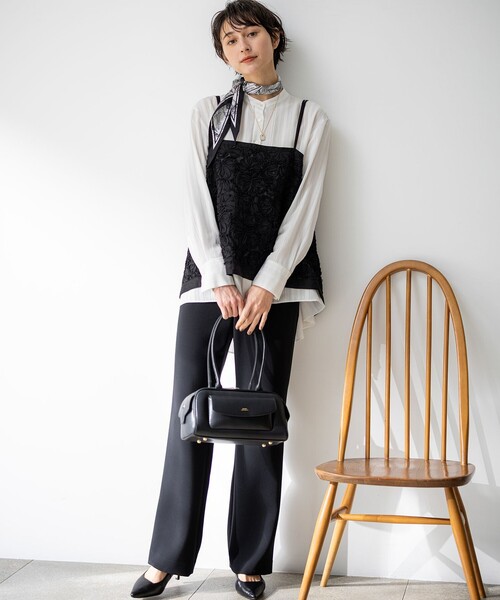 23区(ニジュウサンク)の「ドビーストライプ バックタックフレアブラウス(シャツ/ブラウス・レディース・ホワイト系1/スカイブルー系1/ネイビー系1・38)」の8枚目の写真