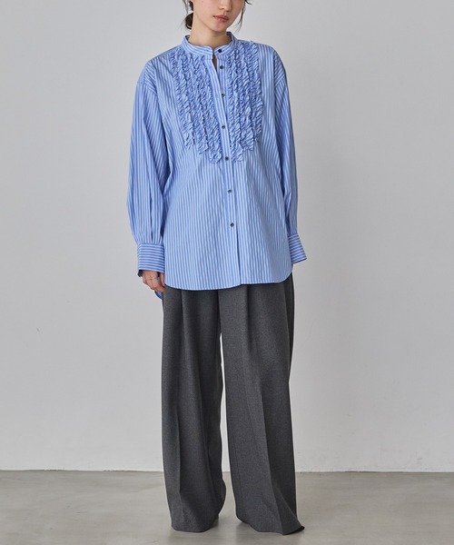 hunch（ハンチ）の「スラブ/デニム ストライプフリルシャツ（シャツ/ブラウス・レディース・ホワイト×ブルー/オフホワイト/ネイビー・FREE）」の20枚目の写真