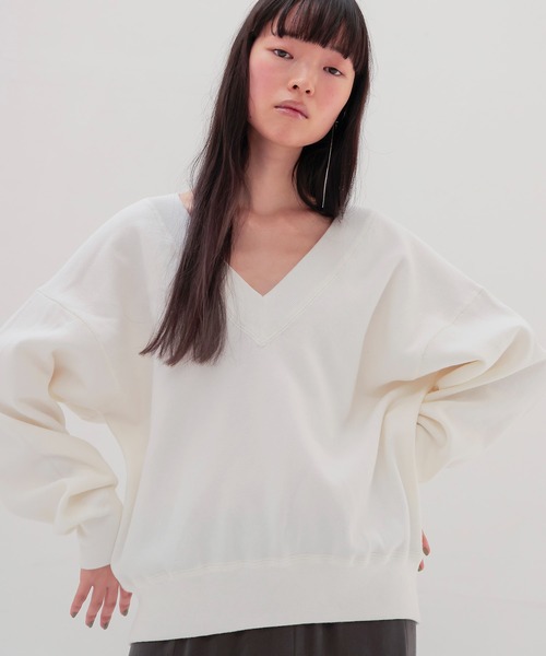 DRESSLAVE(ドレスレイブ)の「double vneck knit trainer(ダブルVネックニットトレーナー)(ニット/セーター・レディース・ホワイト/グレー・38)」の1枚目の写真