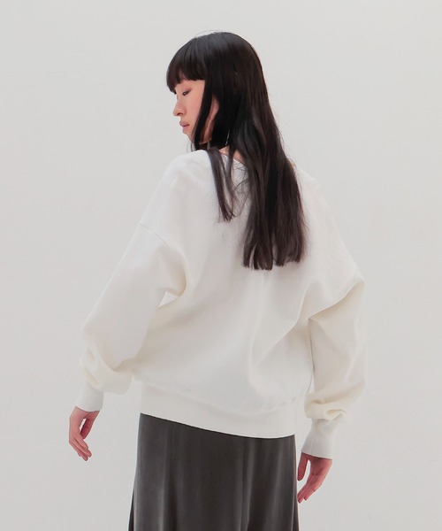 DRESSLAVE(ドレスレイブ)の「double vneck knit trainer(ダブルVネックニットトレーナー)(ニット/セーター・レディース・ホワイト/グレー・38)」の4枚目の写真