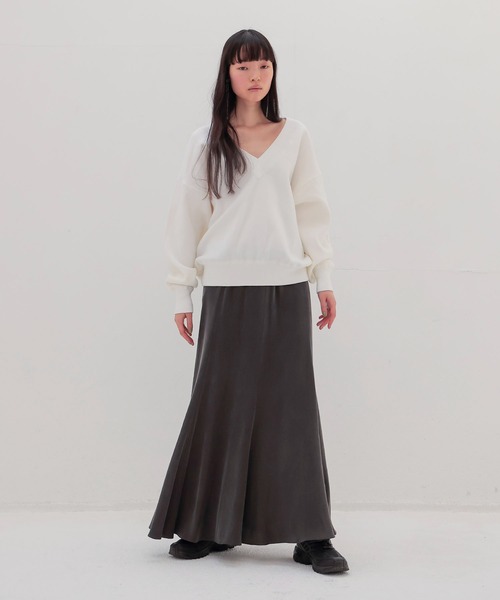DRESSLAVE(ドレスレイブ)の「double vneck knit trainer(ダブルVネックニットトレーナー)(ニット/セーター・レディース・ホワイト/グレー・38)」の8枚目の写真
