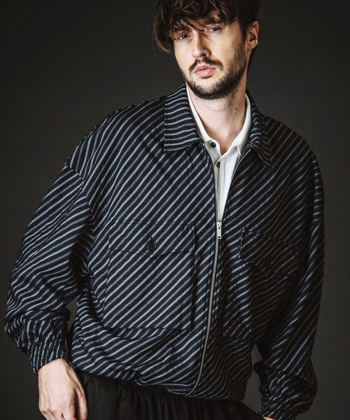 NO ID.(ノーアイディ)の「【NO ID.】W-Pocket Zip Blouson / Wポケット ジップ ブルゾン(ブルゾン・メンズ・ブラック/ストライプ・ONE SIZE)」の2枚目の写真