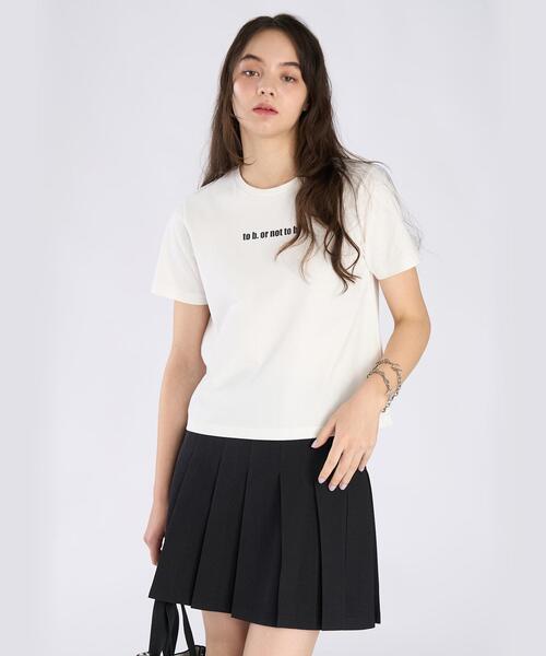 To b. by agnes b.(トゥービーバイアニエスベー)の「To b. by agnes b. × NEEDBY heritage TO B. OR NOT TO B. MINI TS(Tシャツ/カットソー・レディース・ホワイト・38/40)」の3枚目の写真