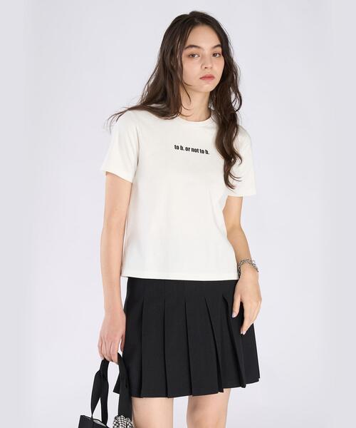 To b. by agnes b.(トゥービーバイアニエスベー)の「To b. by agnes b. × NEEDBY heritage TO B. OR NOT TO B. MINI TS(Tシャツ/カットソー・レディース・ホワイト・38/40)」の1枚目の写真