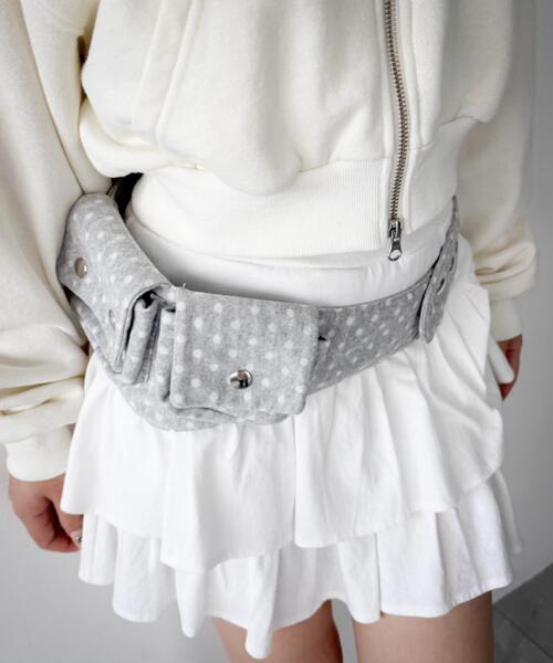 WEGO(ウィゴー)の「WEGO/スタッズウエストマークポーチ(ボディバッグ/ウエストポーチ・レディース・その他1/ブラック・FREE)」の6枚目の写真