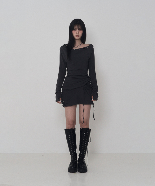 ETRE AU SOMMET(エトレオソメ)の「ピアスドレープセットアップロングスリーブ(チャコール)(Tシャツ/カットソー・レディース・その他・FREE)」の2枚目の写真