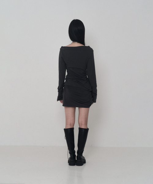 ETRE AU SOMMET(エトレオソメ)の「ピアスドレープセットアップロングスリーブ(チャコール)(Tシャツ/カットソー・レディース・その他・FREE)」の3枚目の写真