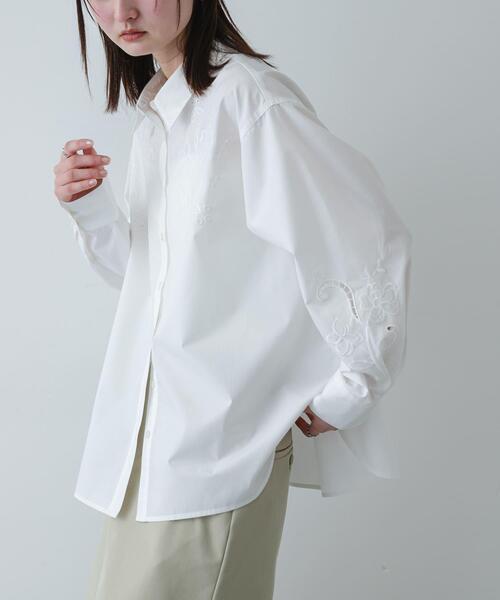 SENSE OF PLACE by URBAN RESEARCH（センスオブプレイスバイアーバンリサーチ）の「カットワークエンブロイダリーシャツ（シャツ/ブラウス・レディース・ライトブルー/ネイビー/オフホワイト・ONE）」の20枚目の写真