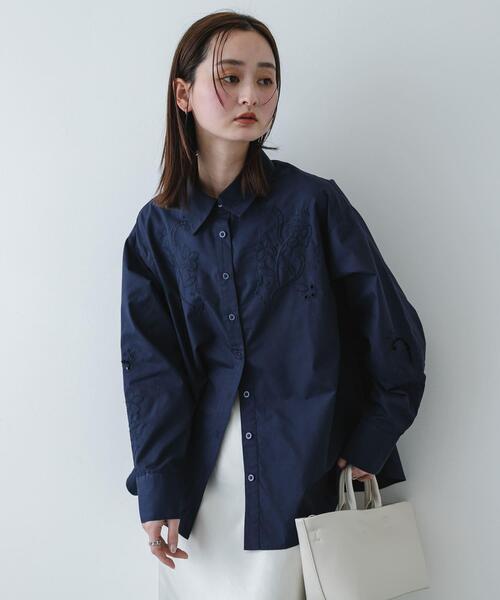 SENSE OF PLACE by URBAN RESEARCH（センスオブプレイスバイアーバンリサーチ）の「カットワークエンブロイダリーシャツ（シャツ/ブラウス・レディース・ライトブルー/ネイビー/オフホワイト・ONE）」の8枚目の写真