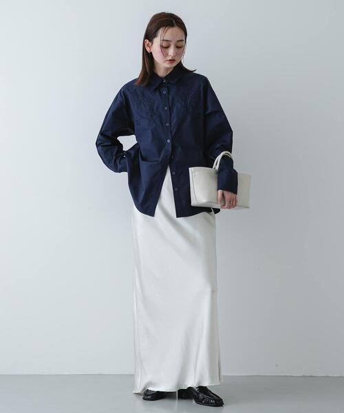 SENSE OF PLACE by URBAN RESEARCH（センスオブプレイスバイアーバンリサーチ）の「カットワークエンブロイダリーシャツ（シャツ/ブラウス・レディース・ライトブルー/ネイビー/オフホワイト・ONE）」の11枚目の写真