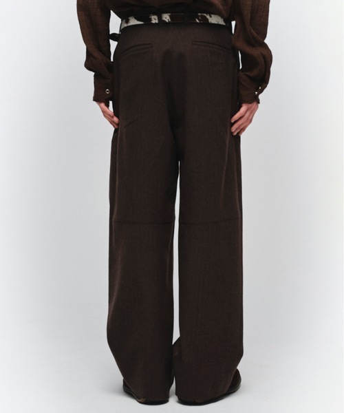 Jieda(ジエダ)の「DRAPING TUCK SLACKS(スラックス・メンズ・ブラウン/グレー/ブラック・2/1)」の9枚目の写真