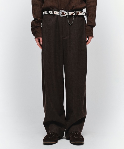 Jieda(ジエダ)の「DRAPING TUCK SLACKS(スラックス・メンズ・ブラウン/グレー/ブラック・2/1)」の10枚目の写真