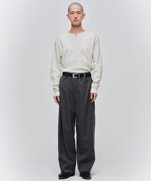 Jieda(ジエダ)の「DRAPING TUCK SLACKS(スラックス・メンズ・ブラウン/グレー/ブラック・2/1)」の12枚目の写真