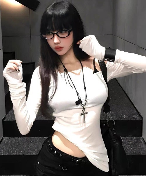 Ressaca(レサーカ)の「シルバークロスロングネックレス(ネックレス・レディース・ブラック・FREE)」の2枚目の写真