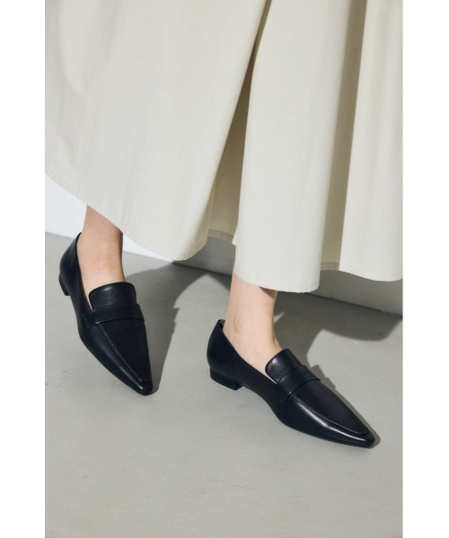 AZUL by moussy(アズールバイマウジー)の「ポインテッドトゥローファー 靴(ローファー・レディース・アイボリー/ブラック・SMALL/MEDIUM/LARGE)」の15枚目の写真