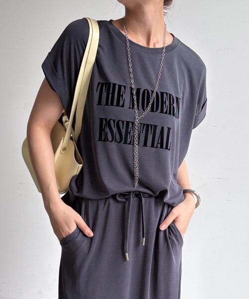 DouDou(ドゥドゥ)の「【セットアップ可能】フロッキー肩タックプリントTEE(Tシャツ/カットソー・レディース・ブラック/モカ/ライトグレー/チャコールグレー・FREE)」の3枚目の写真