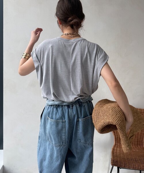 DouDou（ドゥドゥ）の「【セットアップ可能】フロッキー肩タックプリントTEE（Tシャツ/カットソー・レディース・ブラック/モカ/ライトグレー・FREE）」の11枚目の写真