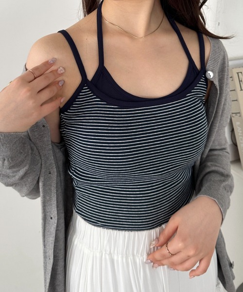 CLEA(クレア)の「カップ付きホルターネックレイヤードキャミソール(キャミソール・レディース・ピンク/グレー/ブラック/ネイビー/マスタード・FREE)」の22枚目の写真