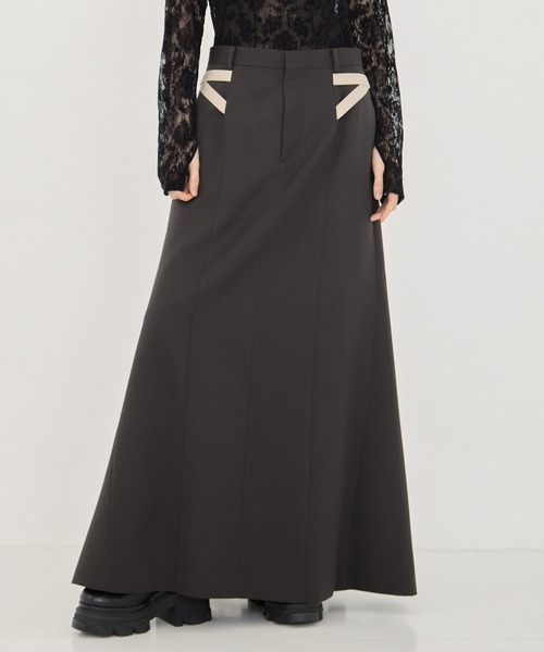 JOHN LAWRENCE SULLIVAN(ジョンローレンスサリバン)の「【JOHN LAWRENCE SULLIVAN/ジョンローレンスサリバン】WOOL DOBBY SIDE STRAP SKIRT/ウールドビーサイドストライプスカート(スカート・レディース・ブラック/ブラウン・S/M)」の1枚目の写真