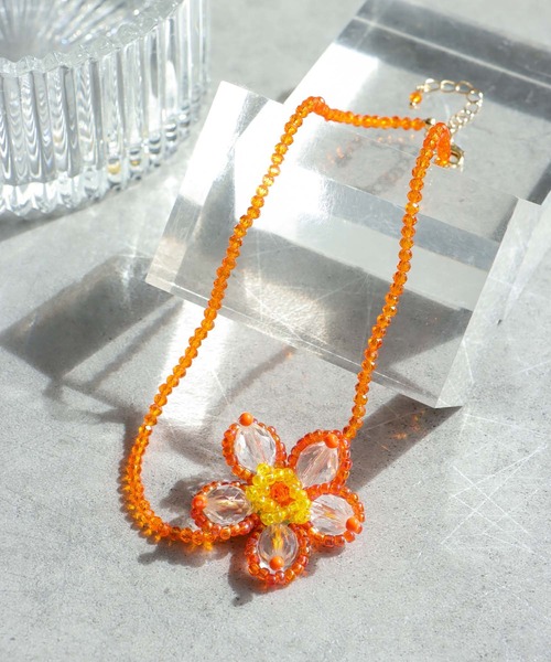 Three Four Time（ｽﾘｰﾌｫｰﾀｲﾑ）の「フラワービーズチョーカー（ネックレス・レディース・イエロー/オレンジ・FREE）」の2枚目の写真