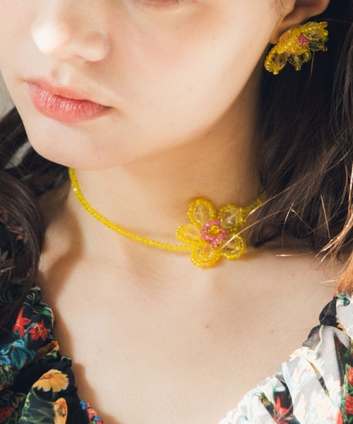 Three Four Time（ｽﾘｰﾌｫｰﾀｲﾑ）の「フラワービーズチョーカー（ネックレス・レディース・イエロー/オレンジ・FREE）」の5枚目の写真