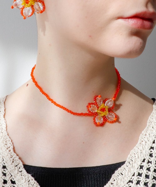Three Four Time（ｽﾘｰﾌｫｰﾀｲﾑ）の「フラワービーズチョーカー（ネックレス・レディース・イエロー/オレンジ・FREE）」の8枚目の写真