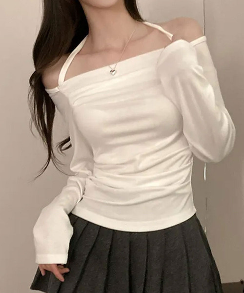 VIVID LADY(ビビッドレディー)の「ホルターネックオフショルダードレープトップス(Tシャツ/カットソー・レディース・チャコールグレー/アイボリー/ブラック・FREE)」の2枚目の写真