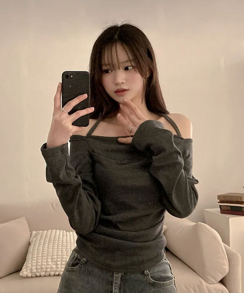 VIVID LADY(ビビッドレディー)の「ホルターネックオフショルダードレープトップス(Tシャツ/カットソー・レディース・チャコールグレー/アイボリー/ブラック・FREE)」の13枚目の写真
