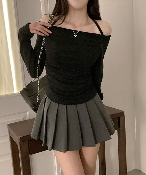 VIVID LADY(ビビッドレディー)の「ホルターネックオフショルダードレープトップス(Tシャツ/カットソー・レディース・チャコールグレー/アイボリー/ブラック・FREE)」の15枚目の写真