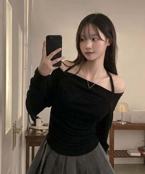 VIVID LADY(ビビッドレディー)の「ホルターネックオフショルダードレープトップス(Tシャツ/カットソー・レディース・チャコールグレー/アイボリー/ブラック・FREE)」の19枚目の写真